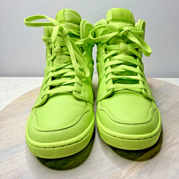 Size 10.5 - Billie Eilish x Air Jordan 1 Green Nike - Picture 4 of 14